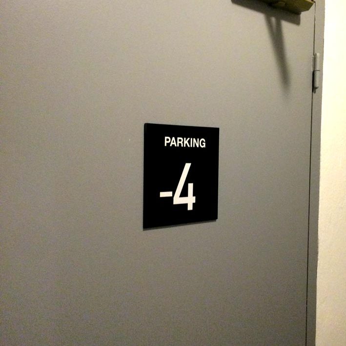 Signalétique porte de parking